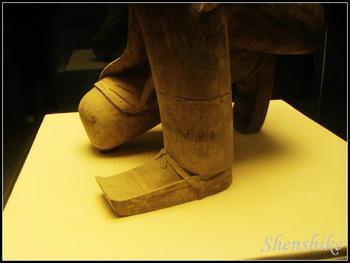 秦兵马俑的 鞋 被赞 2000年前顶级户外鞋