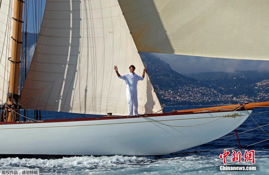 纳达尔乘船出海 比赛之余享受航行乐趣