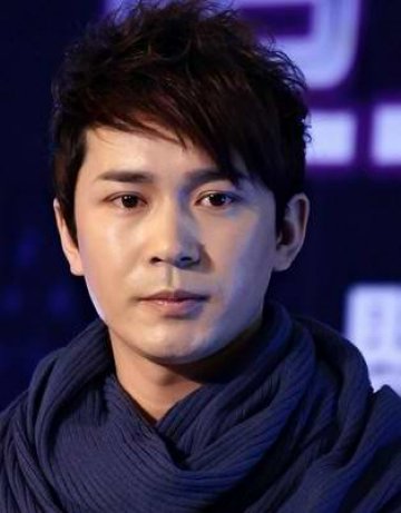 一夜间身败名裂的明星:张杰私吞捐款 甄子丹踢