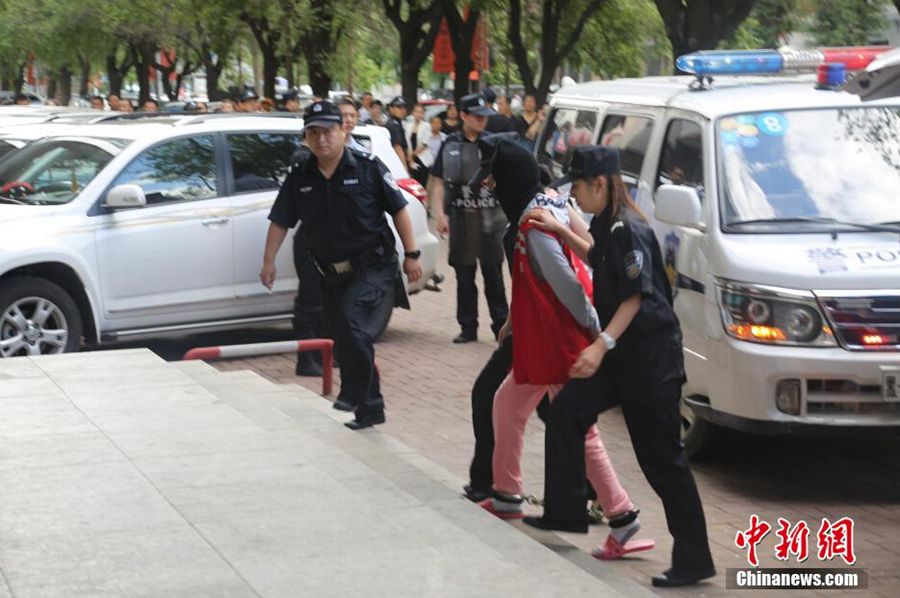 剥夺政治权利终身;犯强奸罪