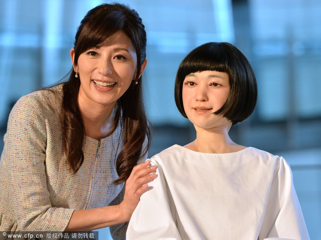 安卓美女机器人亮相东京 自动在发布会上发言