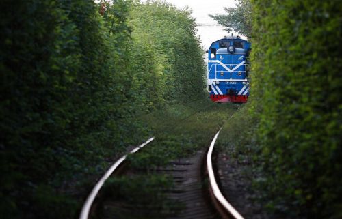 西安小清新铁路周边环境以假乱真仿佛在欧洲