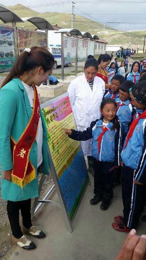 医疗知识进校园 志愿服务在身边