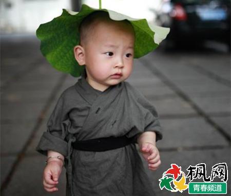 西禅寺超萌小和尚走红网络 萌翻网友