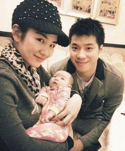 前夫曝黄奕滥情 网友力挺黄奕指责黄毅清不是