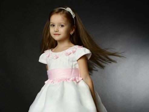 7岁女孩红遍网络呆萌惹人爱 盘点曾风靡全球的