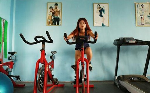 安徽女大学生三年爆减90斤 逆袭升级为女神教