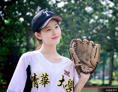 <em>奶茶妹妹</em>前男友梁植遭高晓松狂批:愧对学校<em>胸</em>