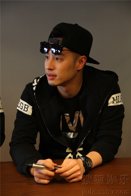 潘玮柏受伤不留阴影 期盼有个她呵护自己