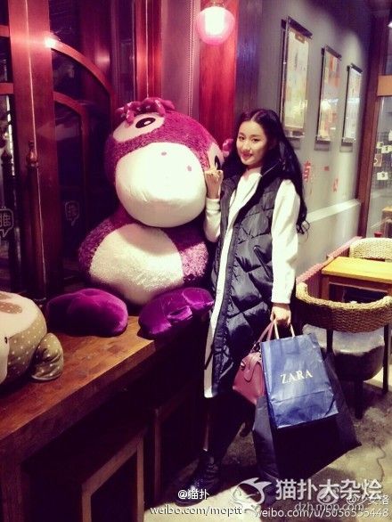 我项链两千多打人女子照片曝光 网友:貌似是学