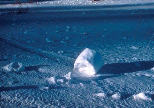 武昌夜空惊现光圈 超大冰雹 诡异闪电全球怪异