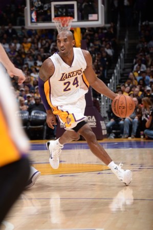 科比2016年退役 ,生涯总得分还差乔丹62分!