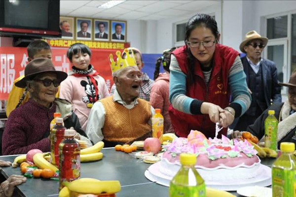 贴心保姆,敬老助老 --敬老助老系列活动走进敬