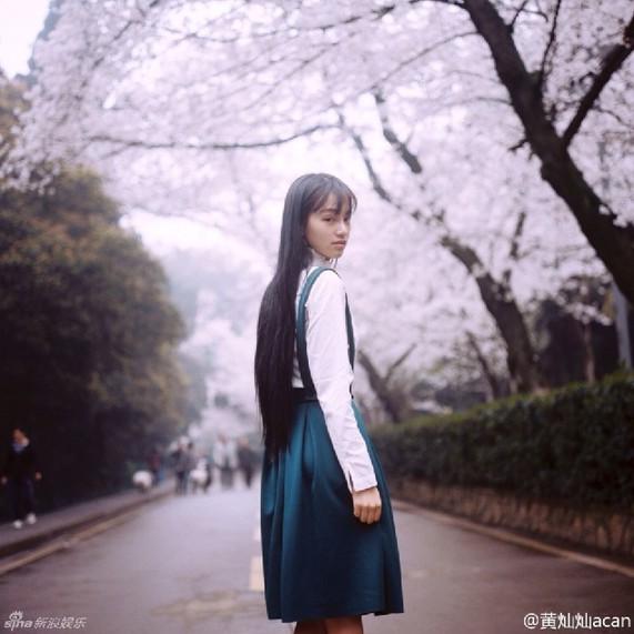 樱花女神黄灿灿现《奔跑吧 兄弟》瞬秒Angelababy