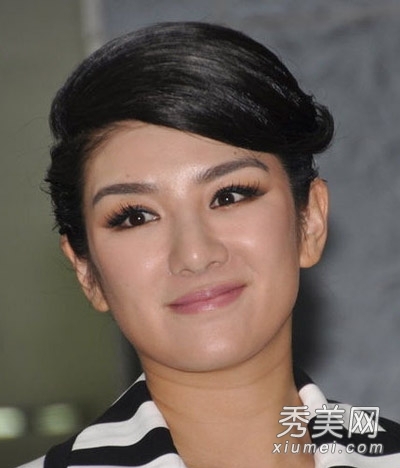 大S产后首秀饼脸圆润 揭女星脸肿发胖残相