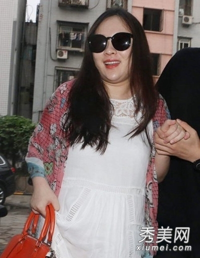大S产后首秀饼脸圆润 揭女星脸肿发胖残相