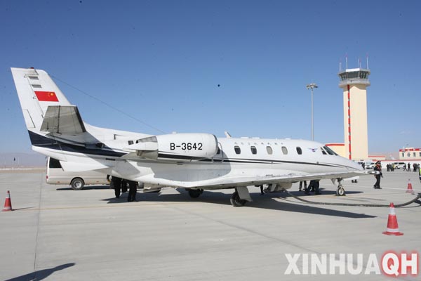 青海花土沟机场校飞工作完成