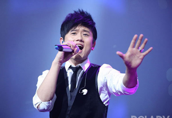 张杰新歌《闹啥子嘛闹》力推幽默的四川话方言