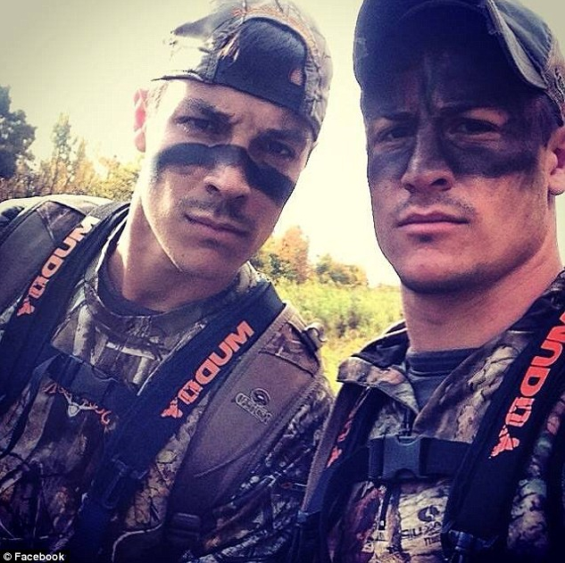 血腥比赛选手网晒猎杀野生动物尸体