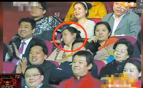 笑脸哥<em>睡觉</em>姐 维族姑娘 :那些年春晚意外走