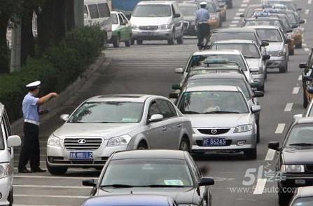 外地车辆进京受限 两会专用车不受限制