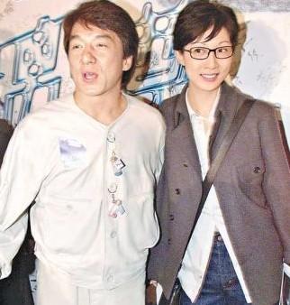  成龙私生女 疑被母亲 虐待  成龙经纪人回应:什么