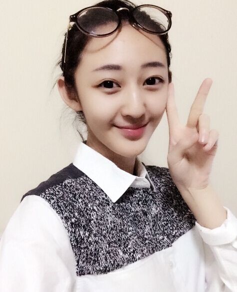 17岁艺考女神走红 各路考生表示亚历山大