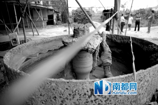 广东惠州:4儿童搅拌机内玩耍 机器突然启动3死