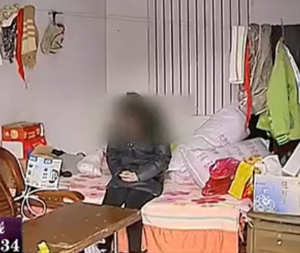 <em>女孩</em>遭老师囚禁强奸拍裸照 因找<em>兼职</em>引发惨剧