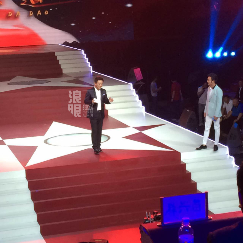 朱军和尼格买提联袂接棒星光大道 频自黑称如