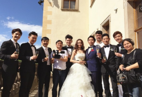 欧弟和女友捷克办婚礼浪漫甜蜜 田源身陷绯闻
