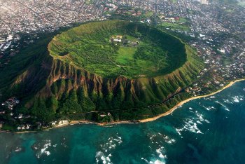 法国富尔奈斯火山喷发 盘点世界上此生必去的