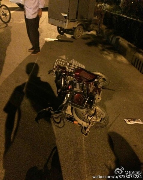 组图:河南宝马司机撞死女子 死者孩子目睹全过