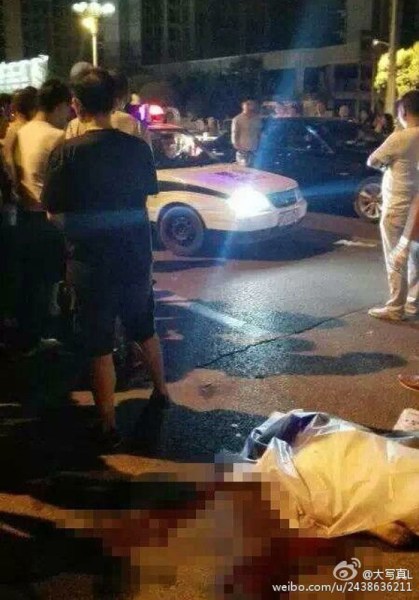 组图:河南宝马司机撞死女子 死者孩子目睹全过