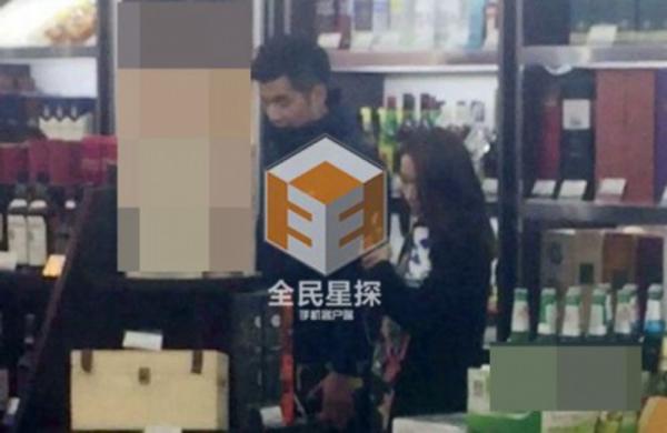 金世佳李沁恋情曝光 展博弃宛瑜恋宝钗?