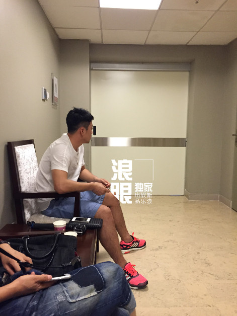 组图:好拼!快女黄英微博直播生产全过程