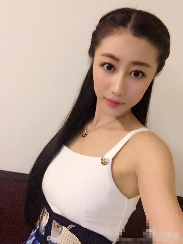 别人家的女神老师!<em>90后</em>大连女老师走红 尽显完