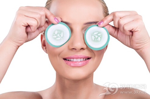 图解3招 强效去除黑眼圈