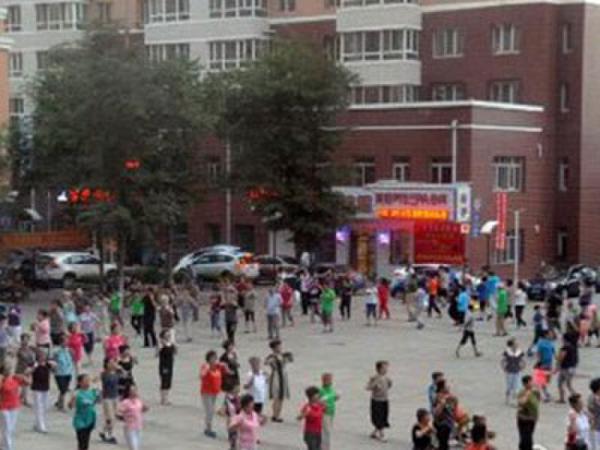 惊呆 ,广场舞致房价大跌无人买