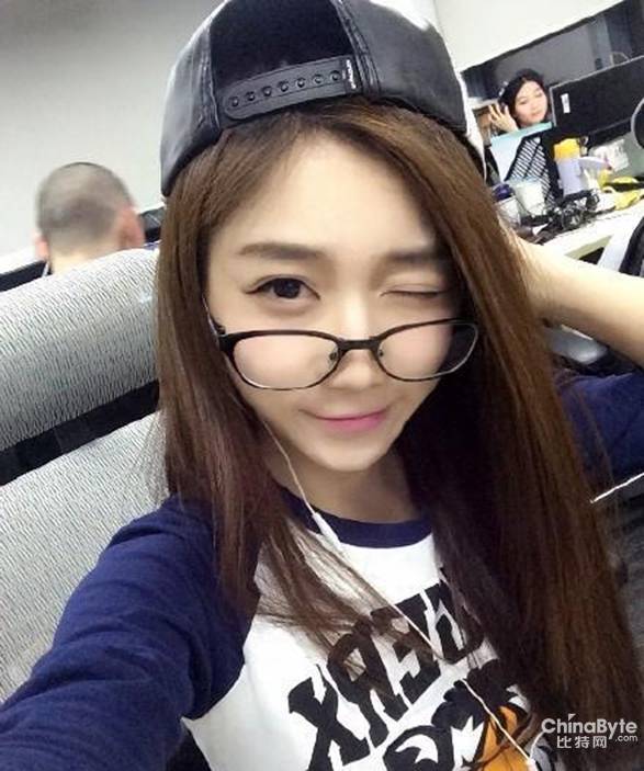 LPL英雄联盟职业联赛 女主播私照曝光