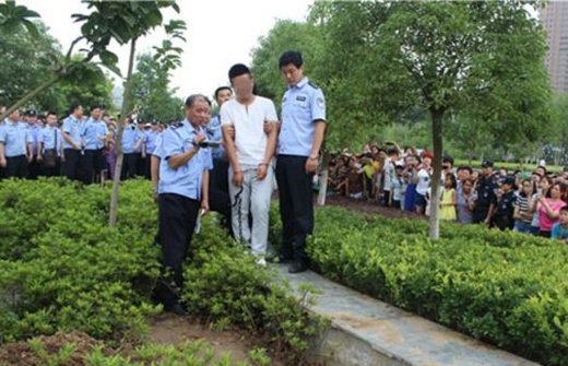 菱溪湖<em>女尸</em>案告破 因口角男子<em>掐死</em>女友后掩埋