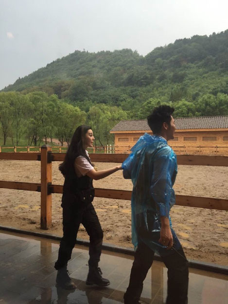 范冰冰李晨综艺节目合体 变身篮球运动员[高清