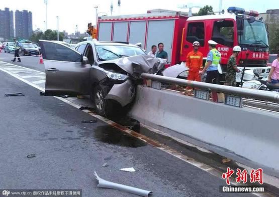 惨!郑州发生惨烈车祸 双胞胎宝宝与妈妈遇难(组