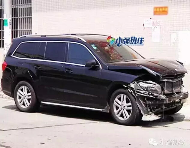 佛山夫妻闹离婚争财产开奔驰宝马对撞
