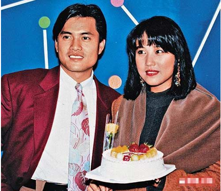 刘强东奶茶妹妹领证 是真是假?盘点年龄差距大