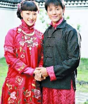 刘强东奶茶妹妹领证 是真是假?盘点年龄差距大