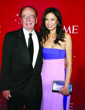 刘强东奶茶妹妹领证 是真是假?盘点年龄差距大