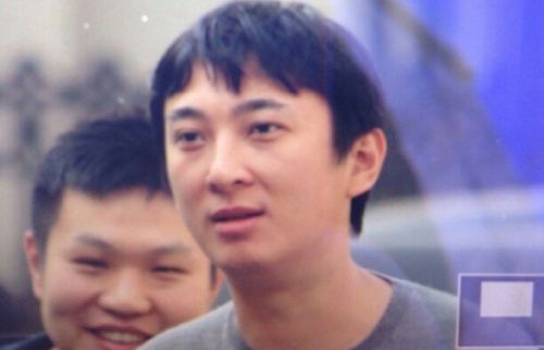 曝王思聪进娱乐圈 ,国民老公王思聪现身韩国