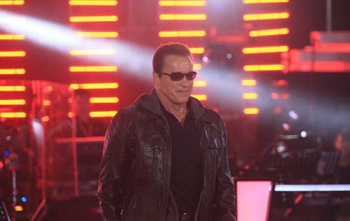 辛格录好声音霸气登场 为擂台赛录制开场白(组