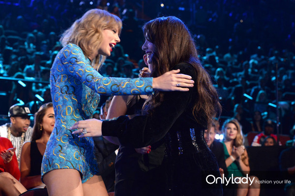 回顾VMA 霉霉的盛典造型进化史(组图)